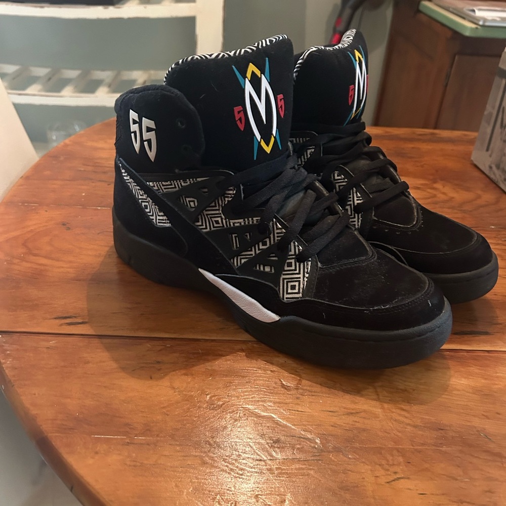 Adidas Mutombo Suede Boot sneaker.